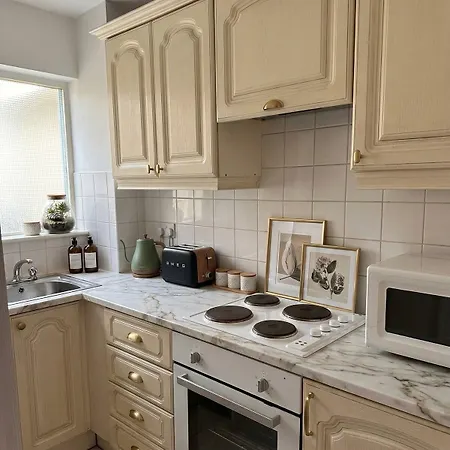 Cosy 1 Bed In Center Apartment
